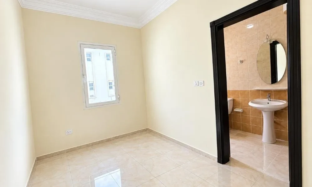 SPACIOUS 4BR VILLA | UNFURNISHED | PARKING AREA small 3