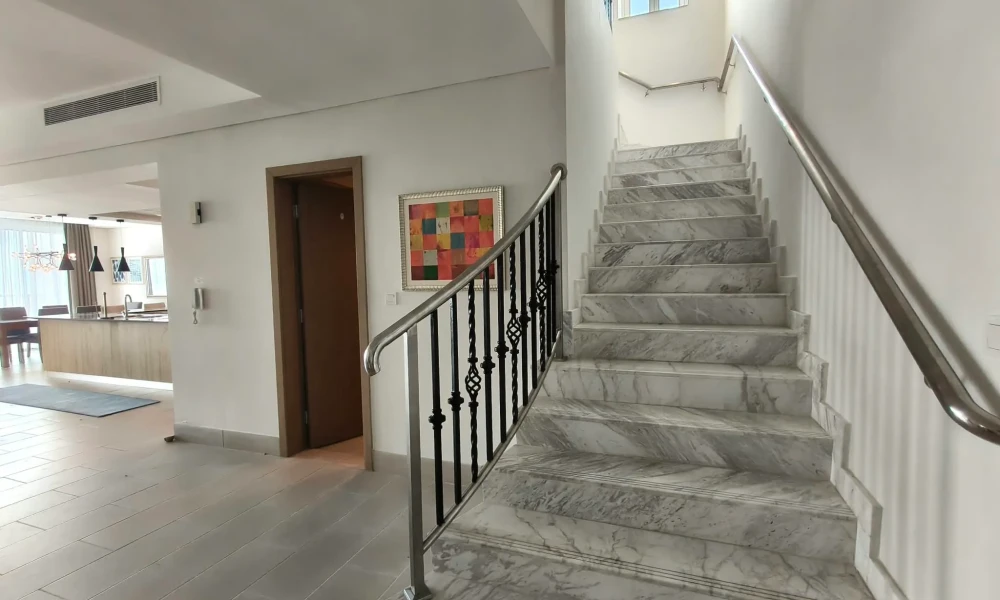3 BR DUPLEX WITH AMAZING VIEW | FULLY FURNISHED - Image 8