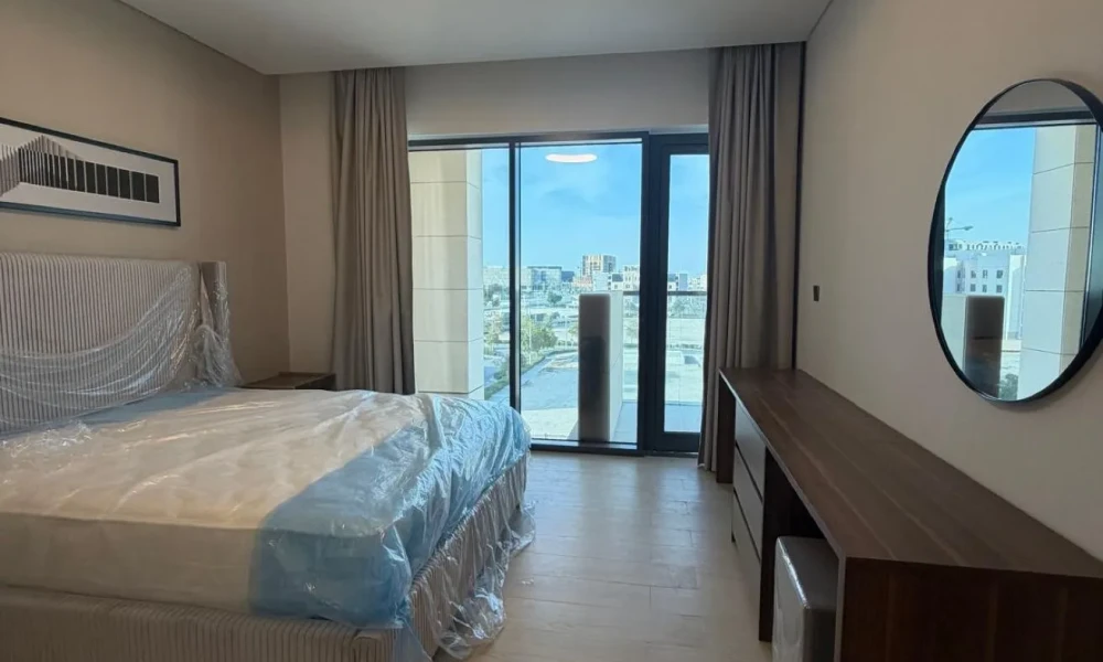 1 BR FOR SALE W/ BALCONY FURNISHED BOULEVARD VIEW small 1