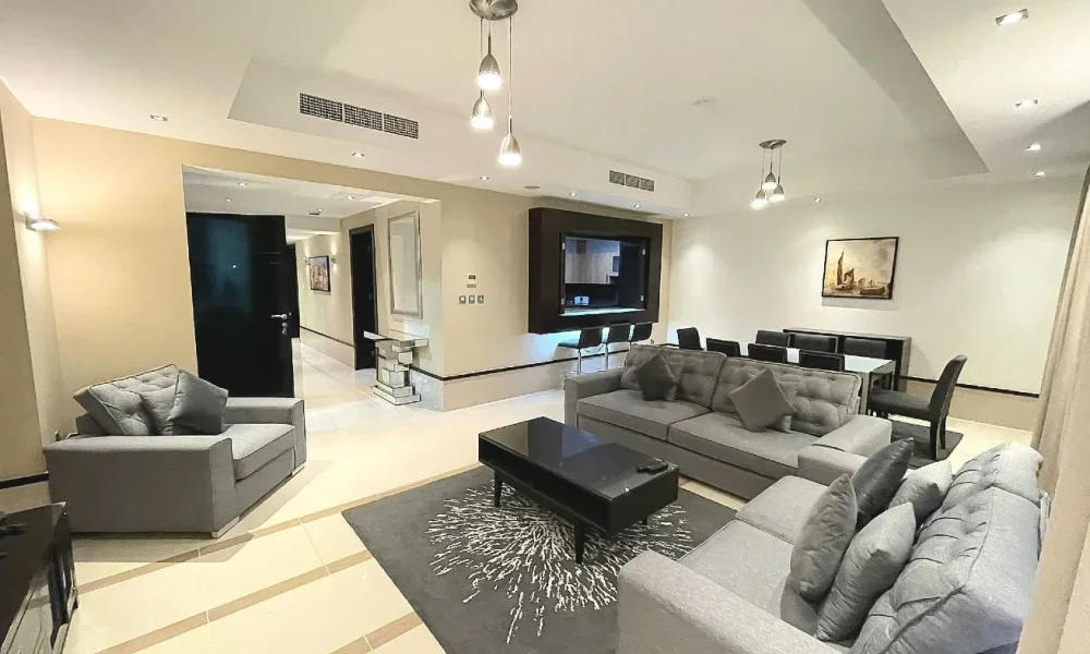 EXCLUSIVE FF 3BR | BILLS INCLUDED | AMENITIES small 1