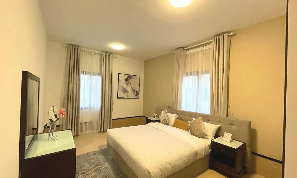 EXCLUSIVE FF 3BR | BILLS INCLUDED | AMENITIES - Image 4