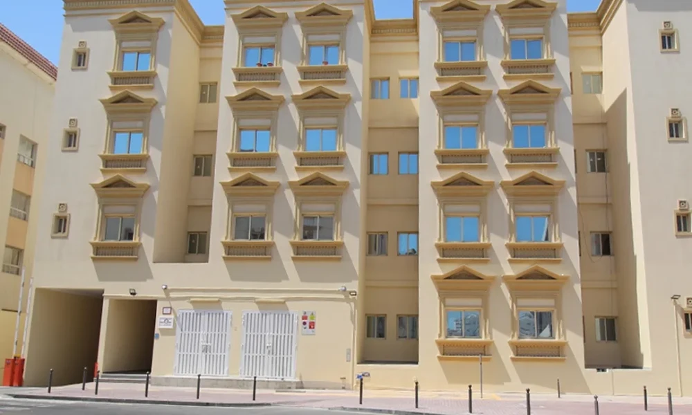 SPACIOUS 3 BHK FULLY FURNISHED | PARKING AREA - Image 8