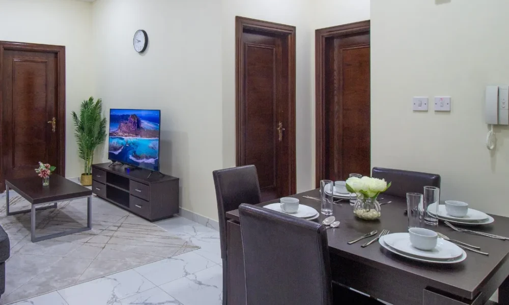 SPACIOUS 3 BHK FULLY FURNISHED | PARKING AREA - Image 5