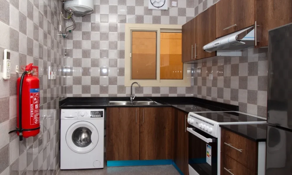 SPACIOUS 3 BHK FULLY FURNISHED | PARKING AREA - Image 4