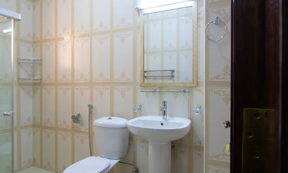 SPACIOUS 3 BHK FULLY FURNISHED | PARKING AREA - Image 7