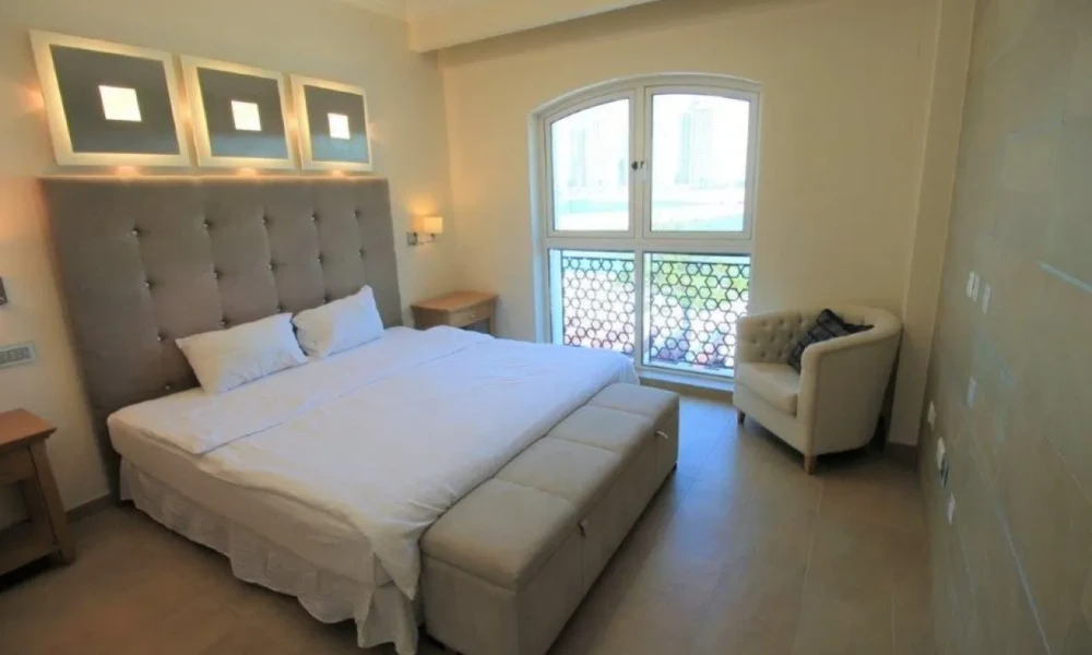 PREMIUM FF 1BR | BILLS INCLUDED|BEACH ACCESS small 2