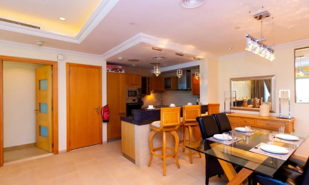 PREMIUM FF 1BR | BILLS INCLUDED|BEACH ACCESS - Image 4