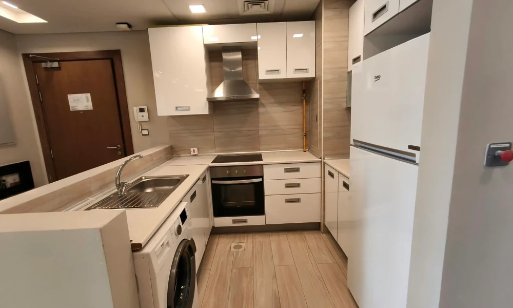 BRAND NEW 3 BEDROOM FF APT | GREAT LOCATION - Image 5