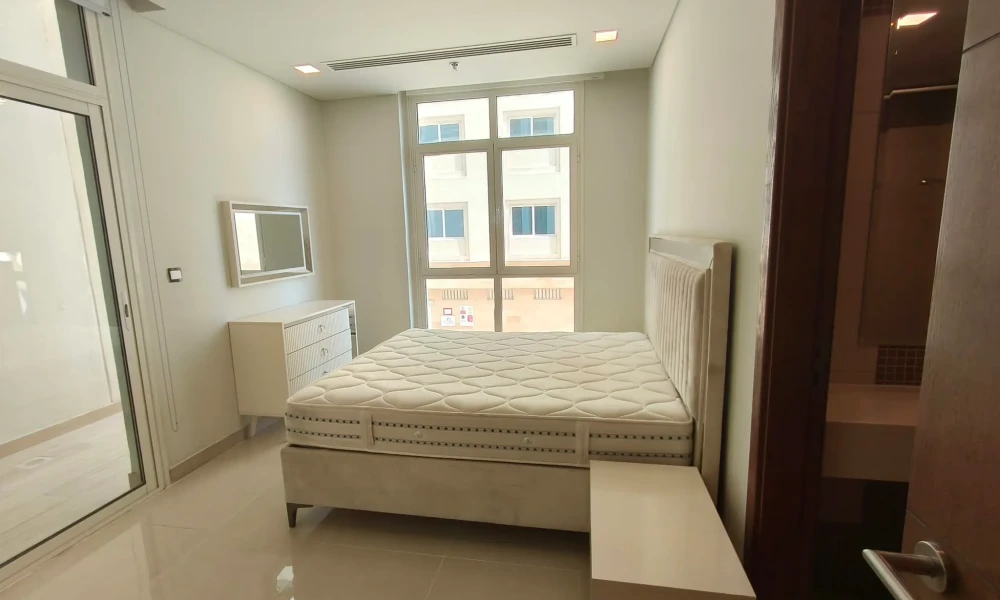 BRAND NEW 3 BEDROOM FF APT | GREAT LOCATION - Image 4