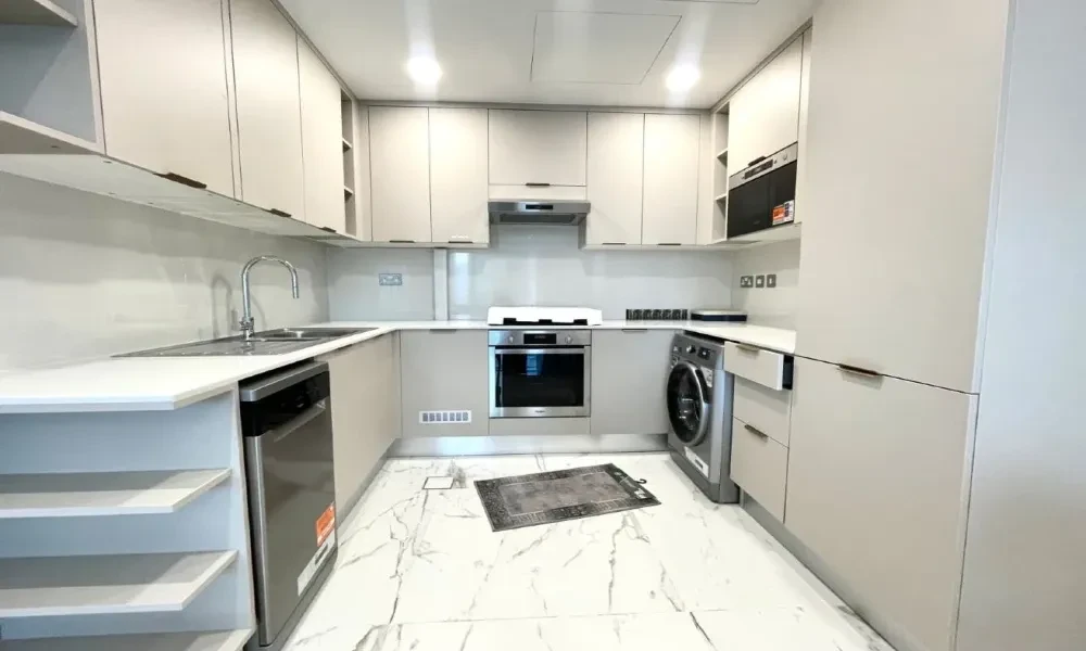 MODERN FF 2BR| W/ BALCONY SEA VIEW | POOL AND GYM - Image 4