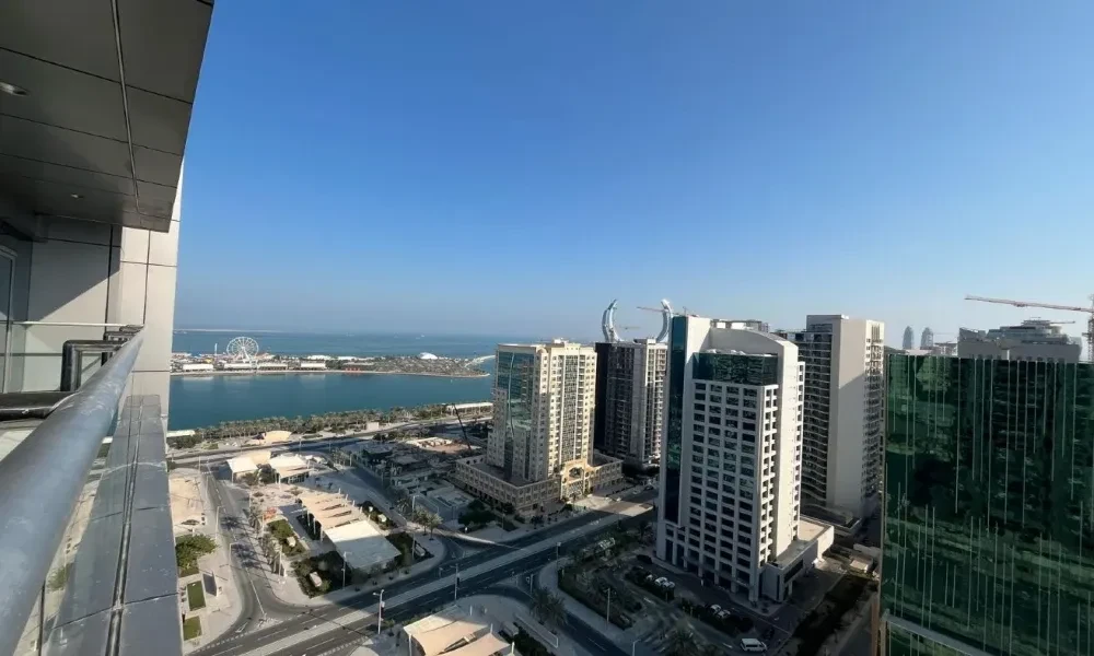 MODERN FF 2BR| W/ BALCONY SEA VIEW | POOL AND GYM - Image 8