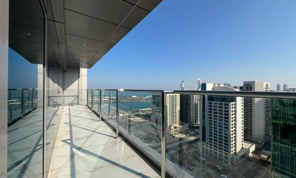 MODERN FF 2BR| W/ BALCONY SEA VIEW | POOL AND GYM - Image 9
