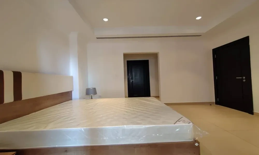 COZY 1 BR FURNISHED WITH BALCONY | WATER VIEW small 3