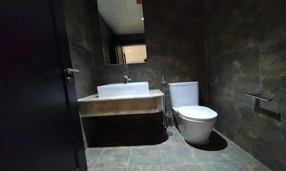 COZY 1 BR FURNISHED WITH BALCONY | WATER VIEW - Image 9