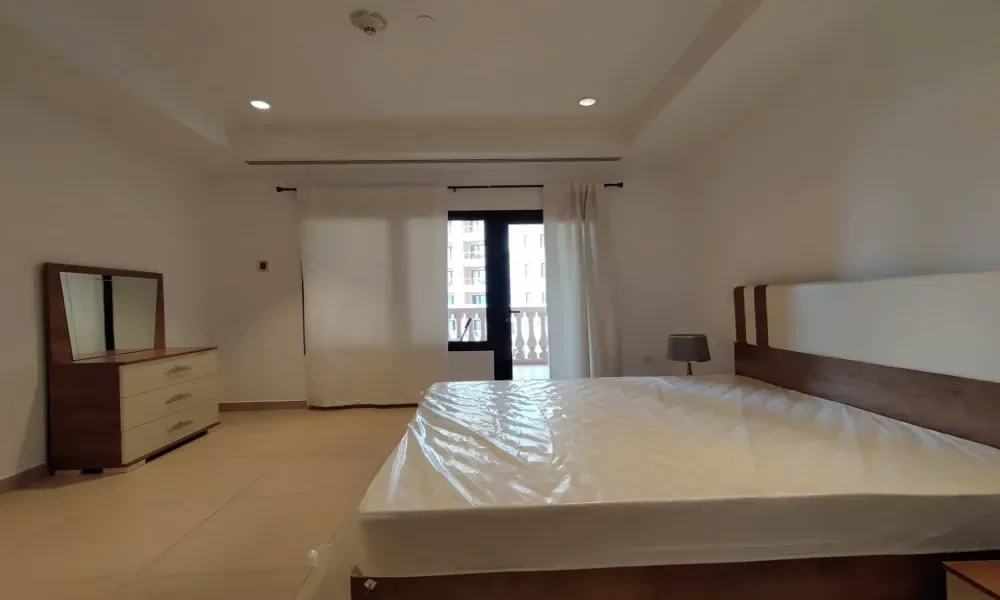 COZY 1 BR FURNISHED WITH BALCONY | WATER VIEW - Image 4
