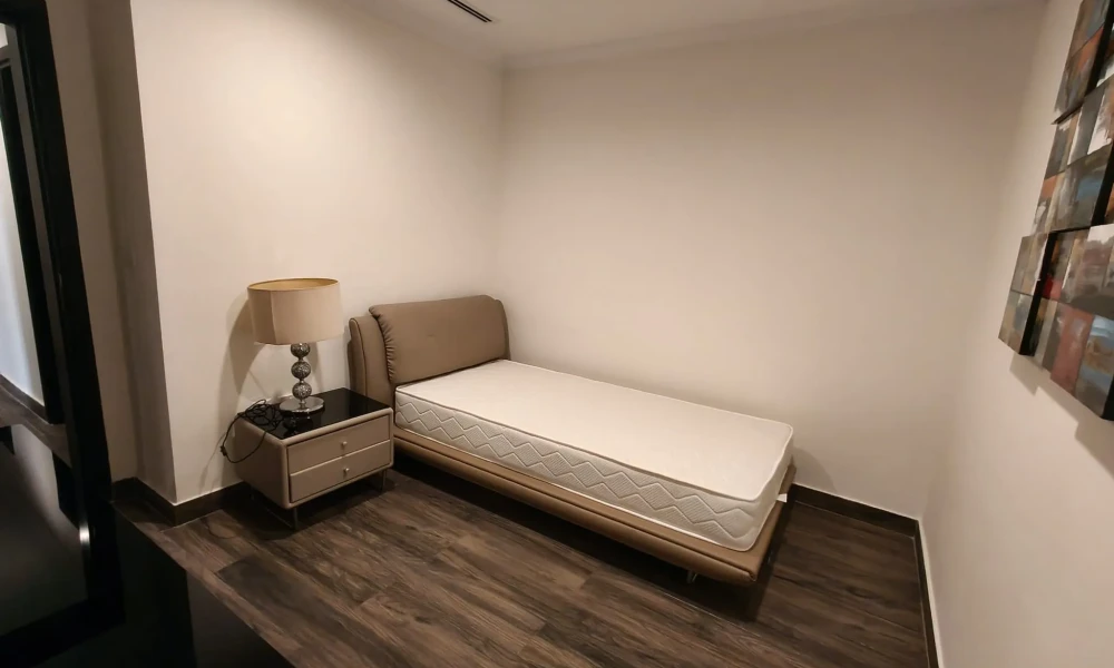 1 BR + OFFICE READY-TO-MOVE-IN | PRIME LOCATION small 3