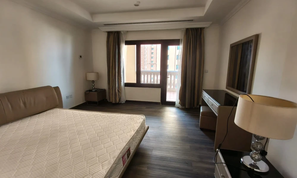 1 BR + OFFICE READY-TO-MOVE-IN | PRIME LOCATION small 2