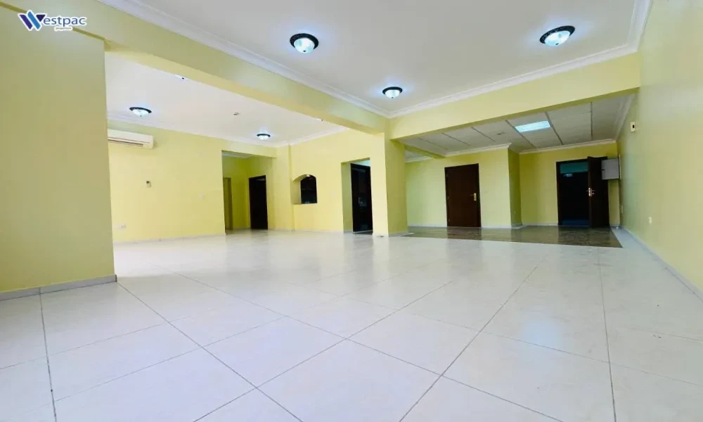 3 BEDROOM UF | WELL CONNECTED LOCATION