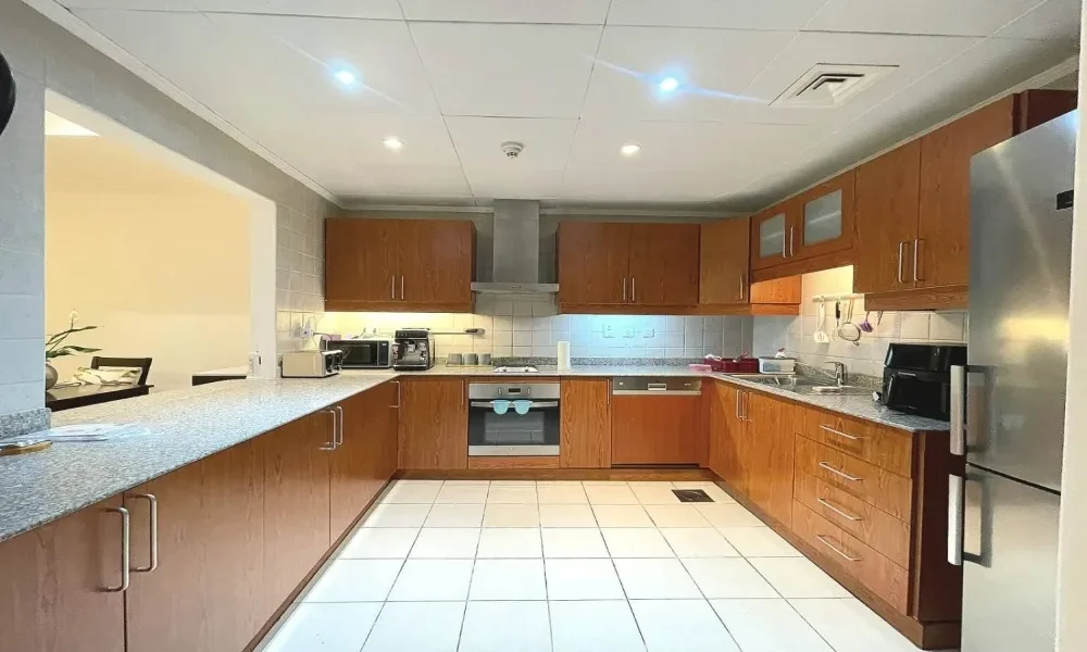 1 BR FURNISHED WITH BILLS | BALCONY MARINA VIEW - Image 5
