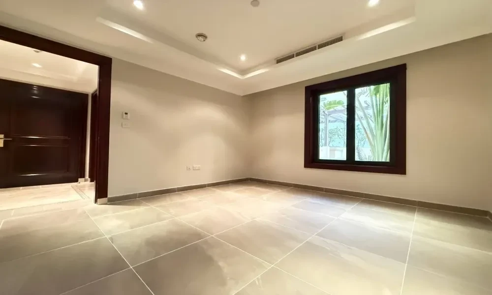 2 BR TOWNHOUSE W/ LARGE BALCONY | MARINA VIEW - Image 5
