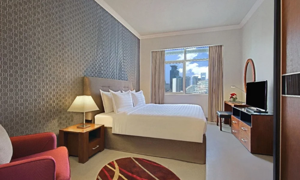 PREMIUM STUDIO LIVING | WEST BAY | ALL BILLS INCL small 2