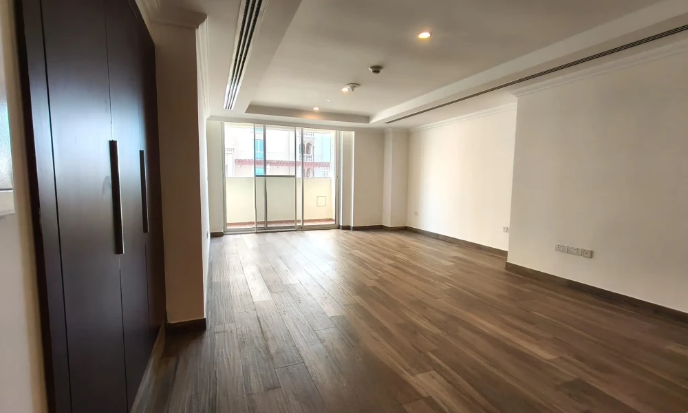 PRIME LOCATION | SF STUDIO | BEACH ACCESS small 1