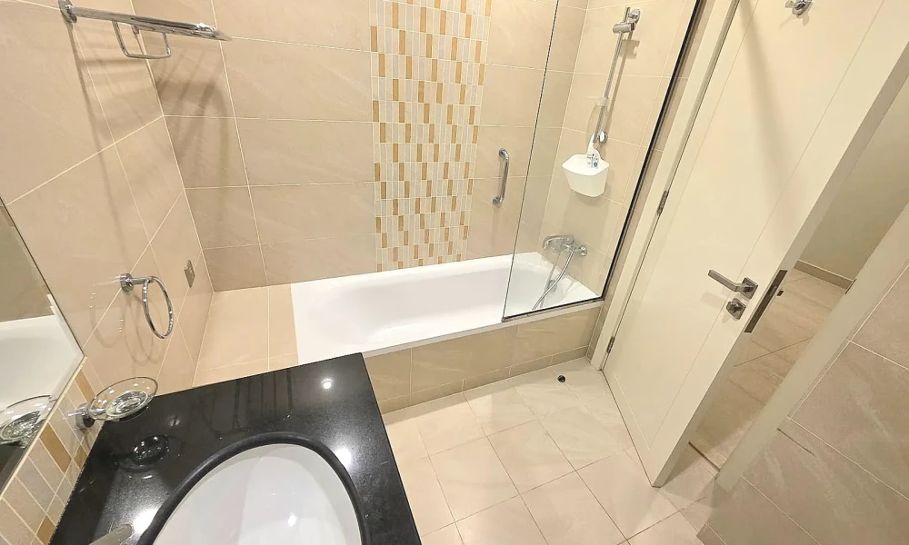 SPACIOUS 2BR | FULLY FURNISHED | BALCONY CITY VIEWS - Image 8