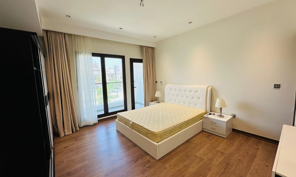 BILLS INCLUDED | SEMI-FURNISHED | POOL & GYM - Image 4