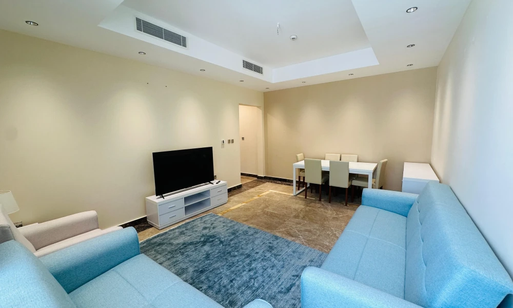 BILLS INCLUDED | SEMI-FURNISHED | POOL & GYM