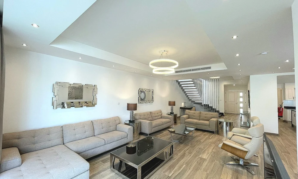 SPACIOUS 4BR VILLA | BILLS INCLUDED | PREMIUM AMENITIES small 1