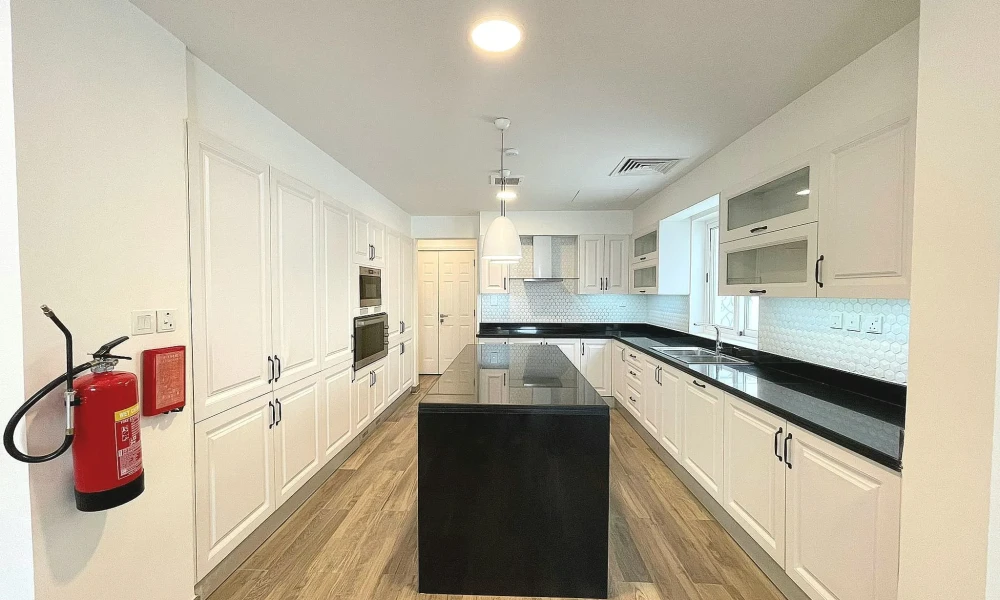 SPACIOUS 4BR VILLA | BILLS INCLUDED | PREMIUM AMENITIES - Image 8