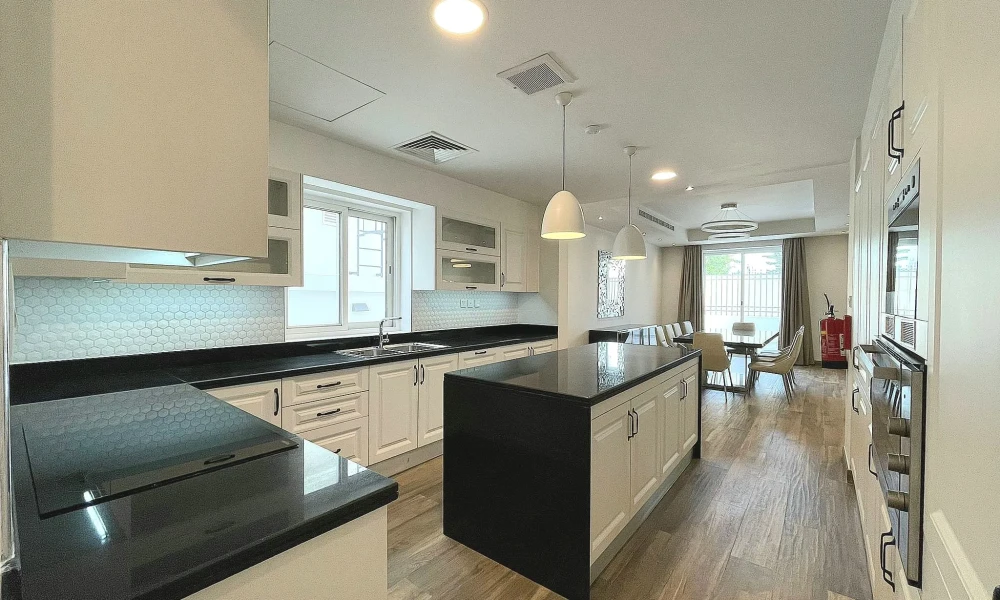 SPACIOUS 4BR VILLA | BILLS INCLUDED | PREMIUM AMENITIES - Image 9