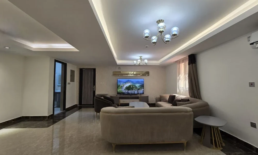 STYLISH 3BHK | FF |POOL + GYM | PRIME LOCATION