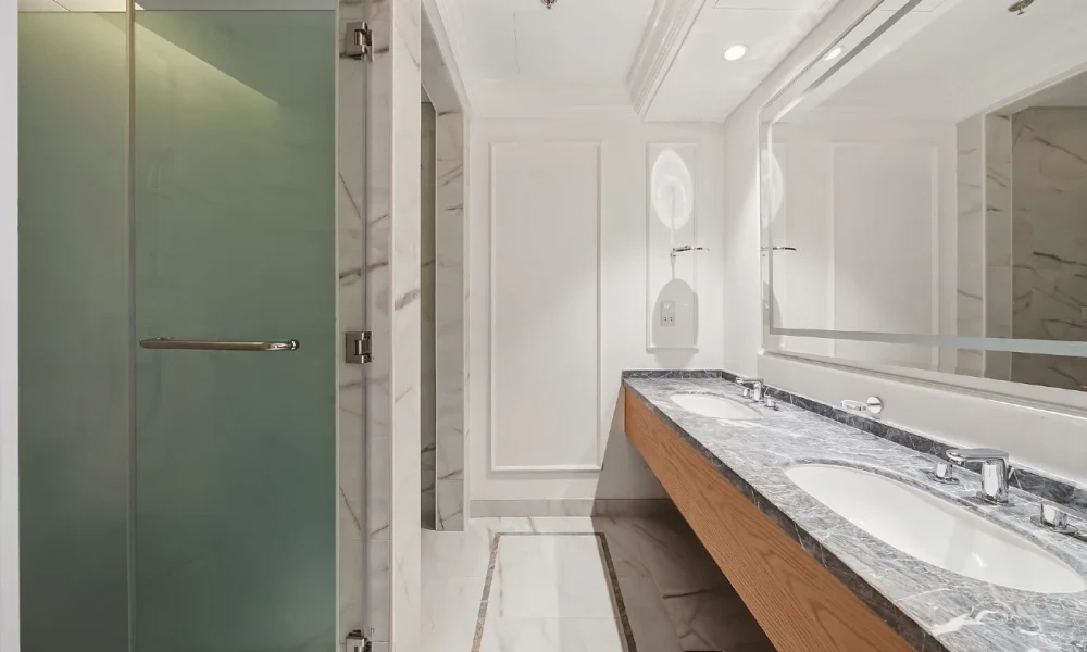EXCLUSIVE 2BR APT FOR SALE | ROOFTOP & AMENITIES - Image 8