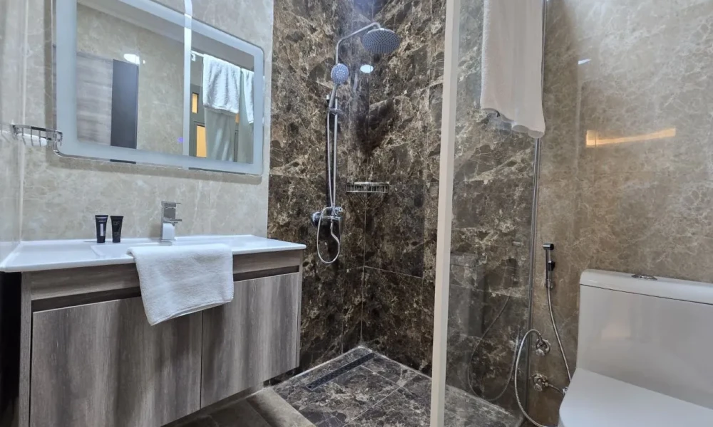 STYLISH 3 BR FF VILLA | GYM, POOL & CLUB HOUSE - Image 6