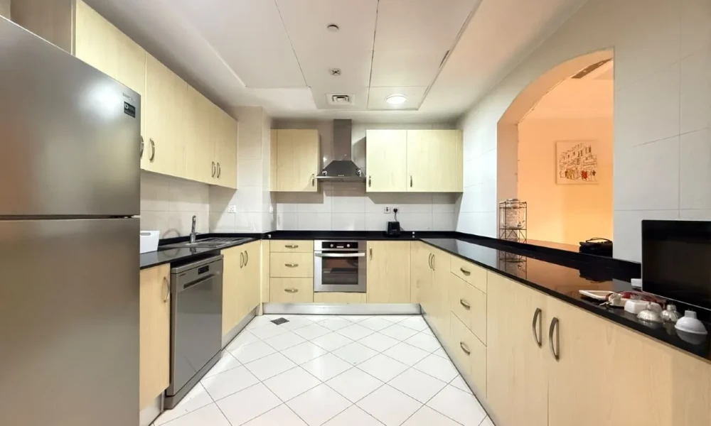 1BR WITH VERANDA | SEA & LUSAIL VIEW | FULL AMENIT - Image 8