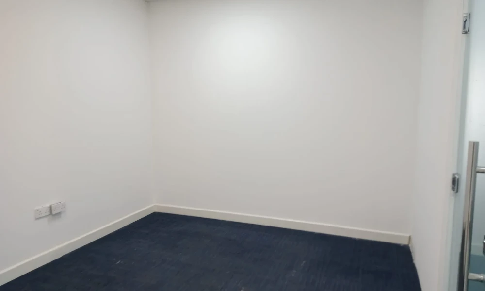 OFFICE FOR RENT | UNFURNISHED | DEDICATED PARKING - Image 5