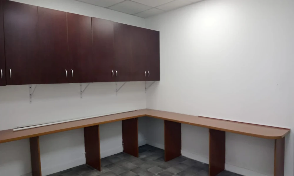 OFFICE FOR RENT | UNFURNISHED | DEDICATED PARKING - Image 9