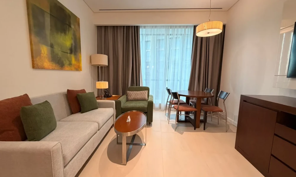 SERVICED 1 BEDROOM HOTEL APARTMENT BILLS INCLUDED small 3