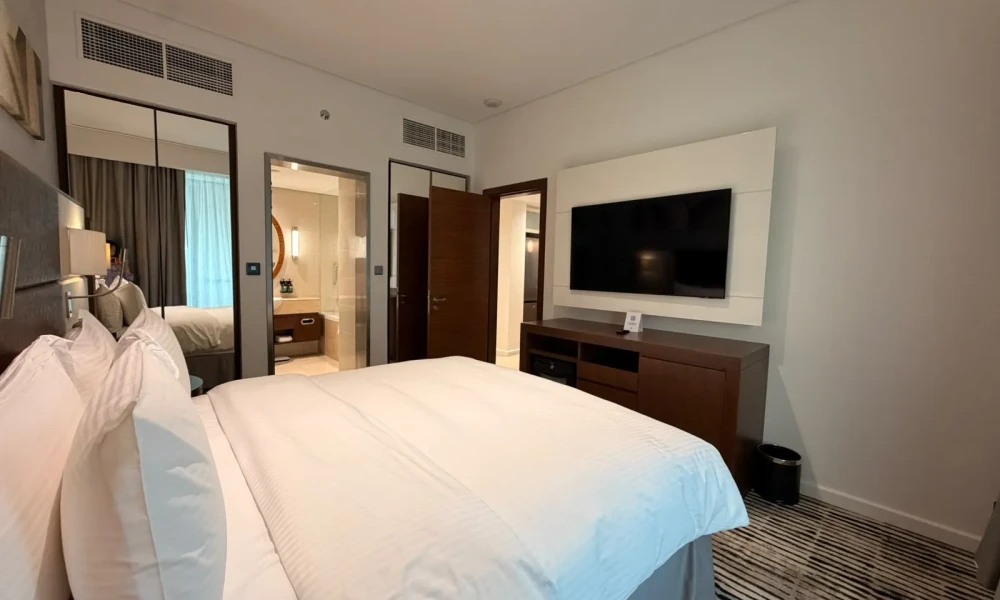 SERVICED 1 BEDROOM HOTEL APARTMENT BILLS INCLUDED - Image 5