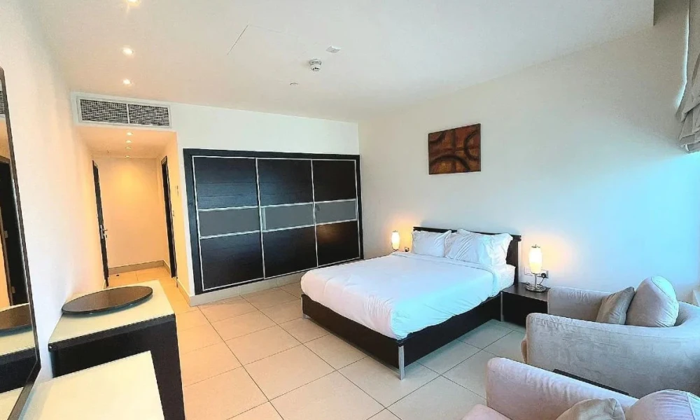 SPACIOUS FF 3BR APT W/ SEA VIEW | PRIME LOCATION