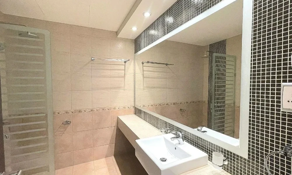 SPACIOUS FF 3BR APT W/ SEA VIEW | PRIME LOCATION - Image 9