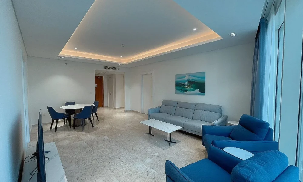 STUNNING MARINA VIEWS FF 2BR APT| LUSAIL MARINA - Image 4