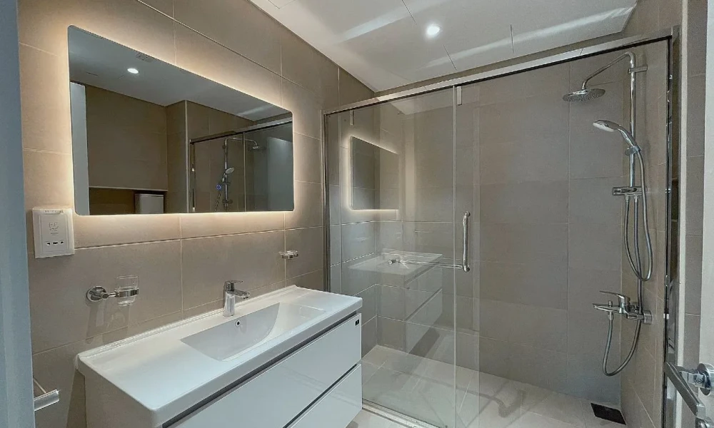 STUNNING MARINA VIEWS FF 2BR APT| LUSAIL MARINA - Image 9
