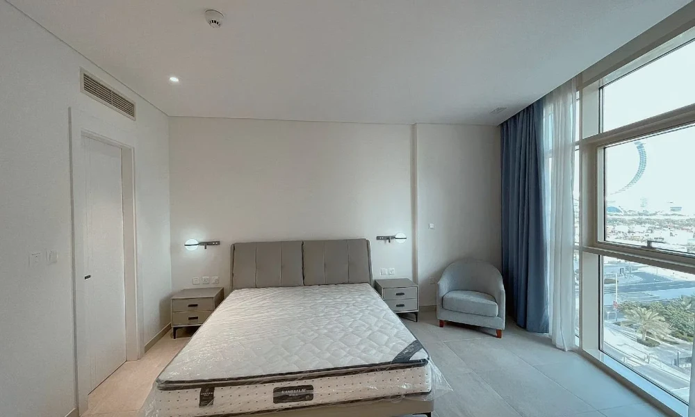 STUNNING MARINA VIEWS FF 2BR APT| LUSAIL MARINA - Image 6