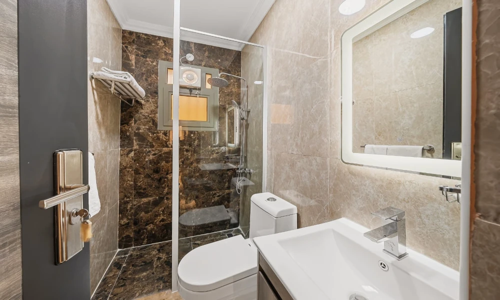 0% COMMISSION | MODERN 5BR VILLA AL WUKAIR - Image 9