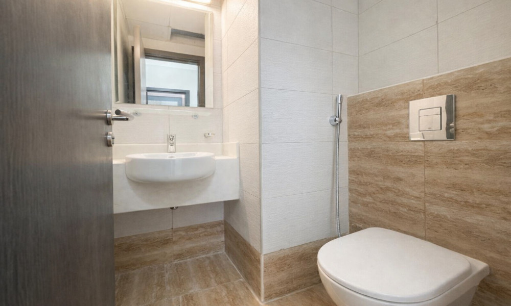 1 BHK FOR RENT IN FOX HILLS SEMI FURNISHED - Image 5