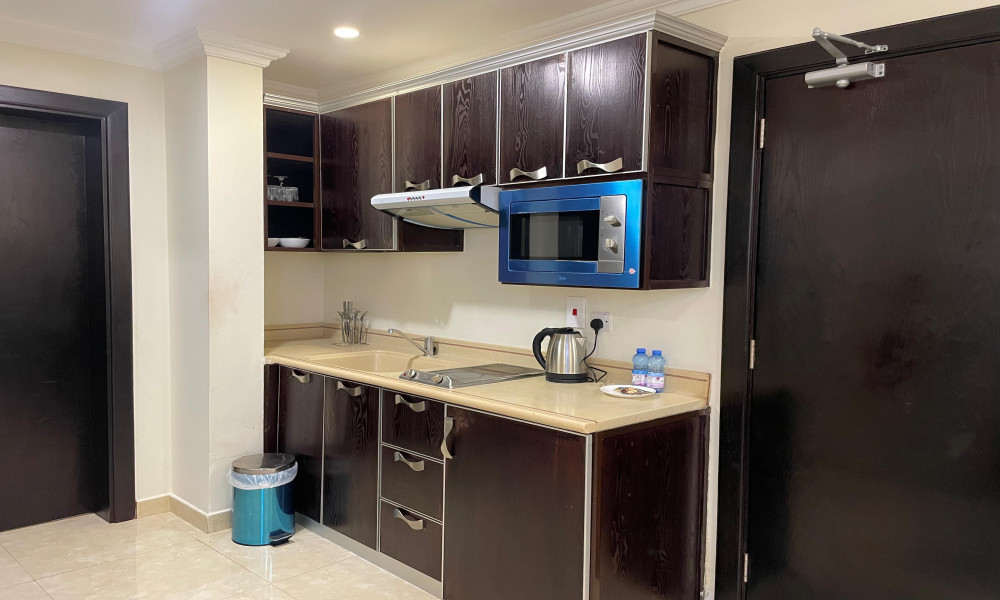 1 BHK Ready to Move Furnished Flat Old Salata - Image 7