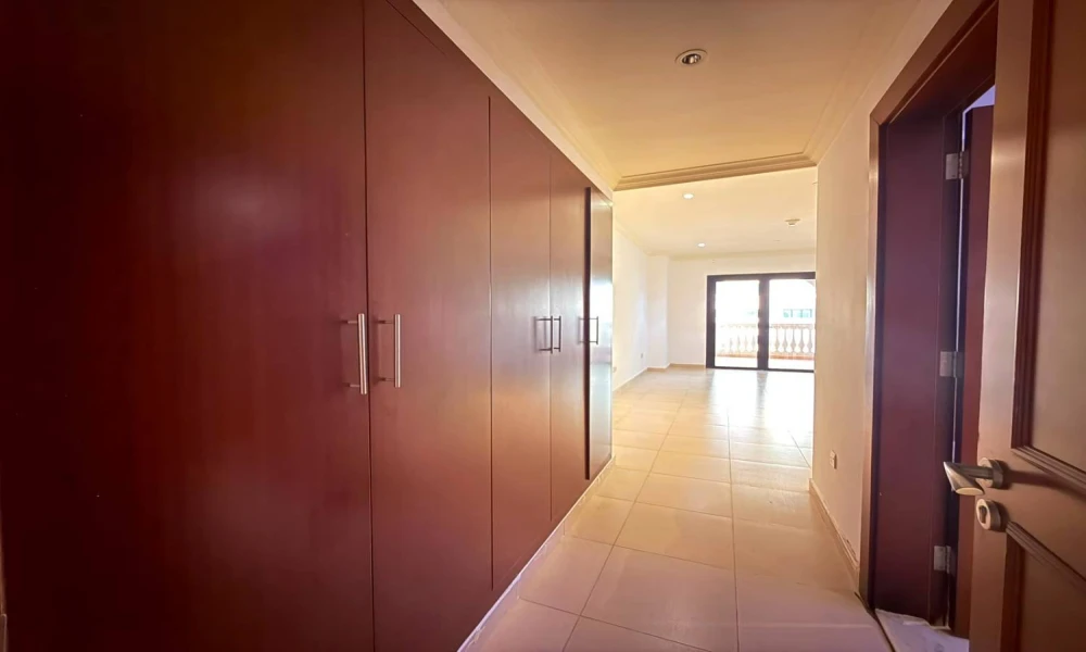 1BR SF W/ LARGE BALCONY MARINA VIEW + AMENITIES small 2