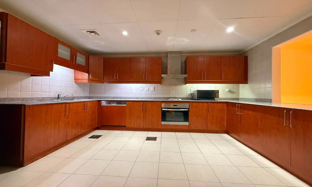 1BR SF W/ LARGE BALCONY MARINA VIEW + AMENITIES small 3